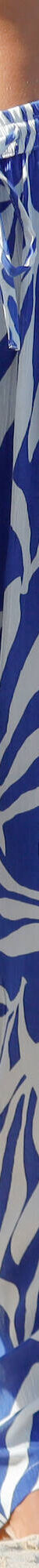 Pantalon droit imprimé, crépon fluide (bleu / écru) Pantalon droit imprimé, crépon fluide (bleu / écru)